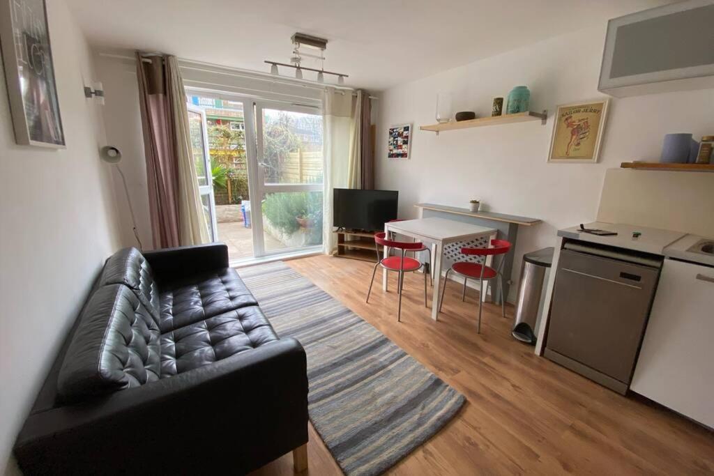 Two Bedroom Garden Flat In Zone 2 ロンドン エクステリア 写真