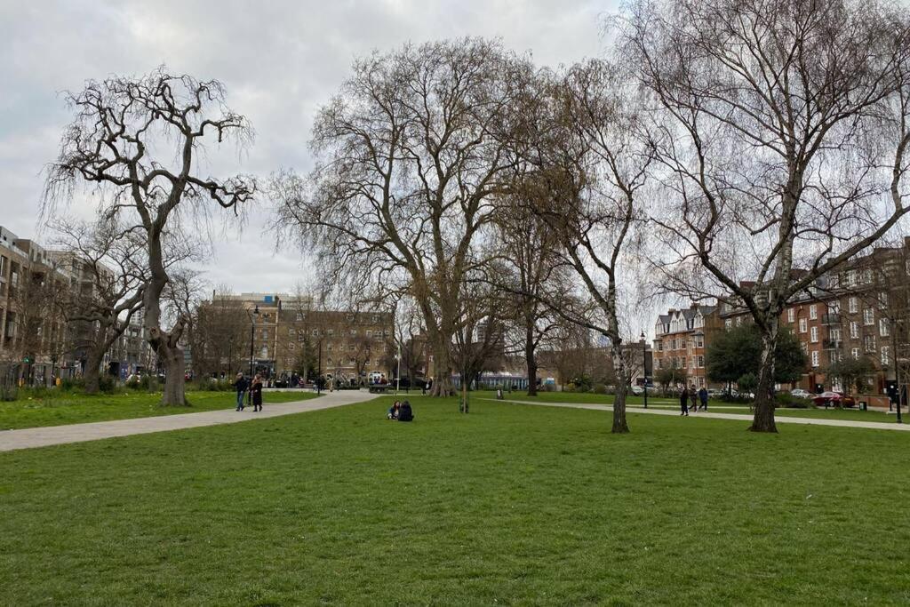 Two Bedroom Garden Flat In Zone 2 ロンドン エクステリア 写真